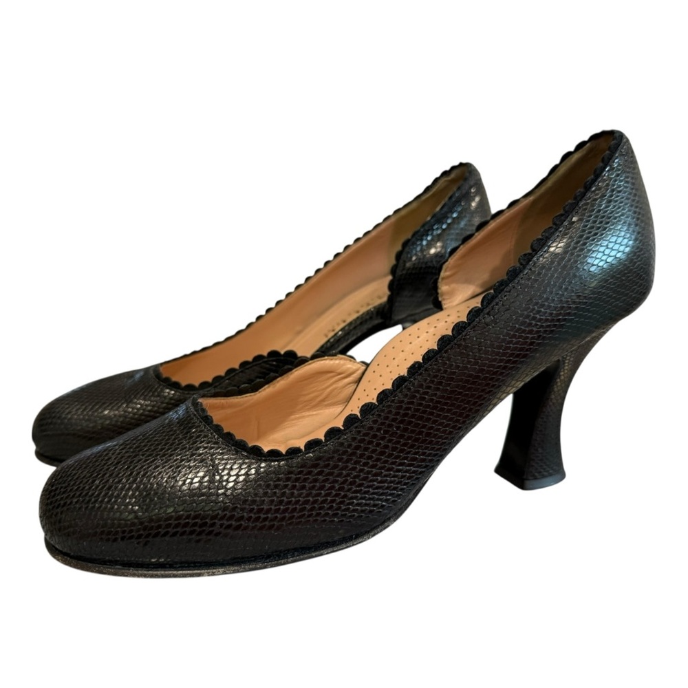 Anyi Lu Black Embossed Leather Round Toe Low Heel Pumps Made in Italy 40